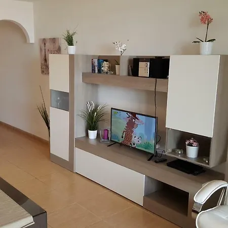 Jacaranda Close To The Beach, Sea-view, Pool, Wifi, Sat-tv