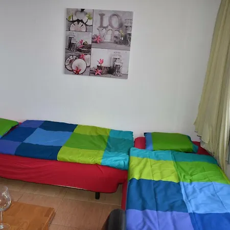 Apartment Jacaranda Close To The Beach, Sea-view, Pool, Wifi, Sat-tv